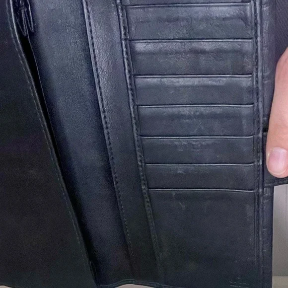 Gucci black leather GG Guccissima logo metal bar plate long wallet - Picture 10 of 10